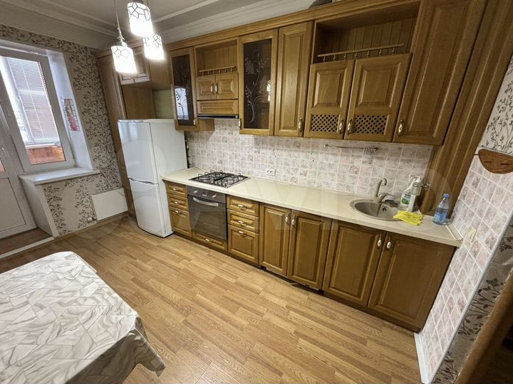 2-к. квартира, 64 м², 7/10 эт.