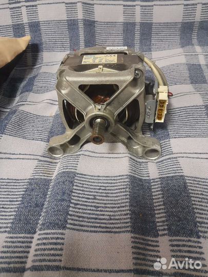Двигататель стиральной машины