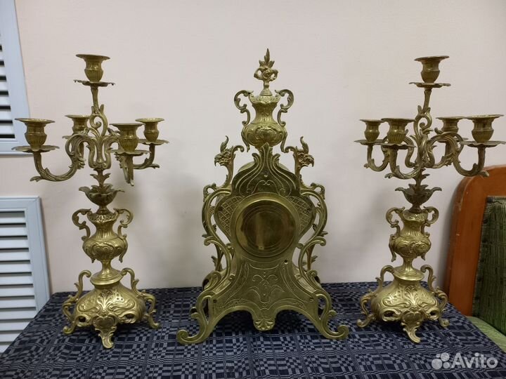 Часовой гарнитур - бронза литьё - часы канделябры