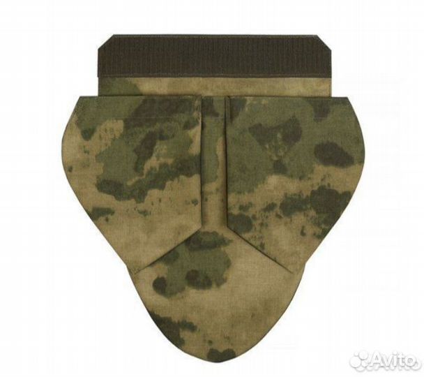 Напашник трёх листник