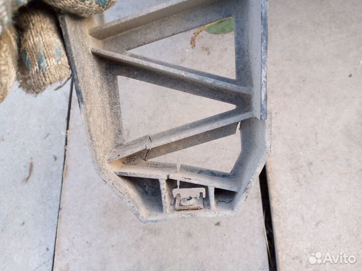 Кронштейн бампера задний BMW X5 E70