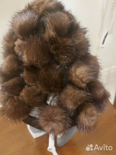 Шапка из норковых шариков коричневая 52