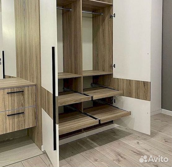 Шкаф двухстворчатый