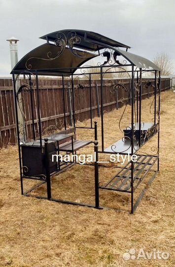Мангал с крышей