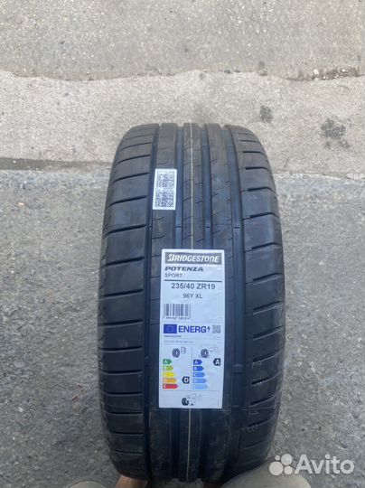 Bridgestone Potenza Sport 235/40 R19