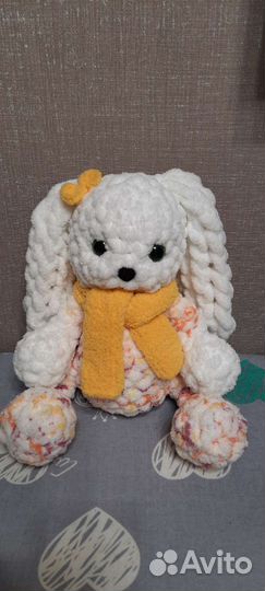 Плюшевый заяц вязаный. Игрушка ручной работы