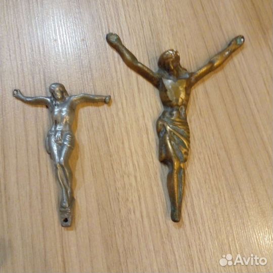 Иконы и др. церковные принадлежности