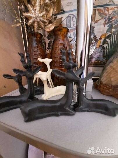 Лань, олень, колкий пластик