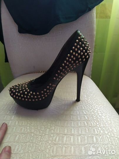 Женская обувь