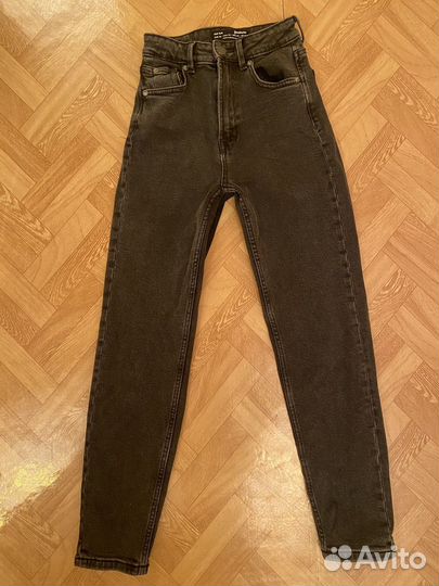 Джинсы stradivarius mom slim