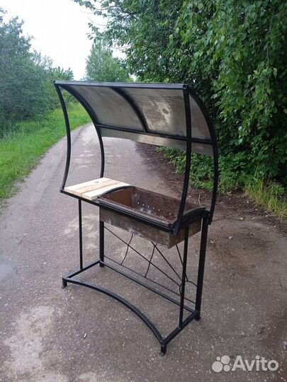 Мангал с крышей