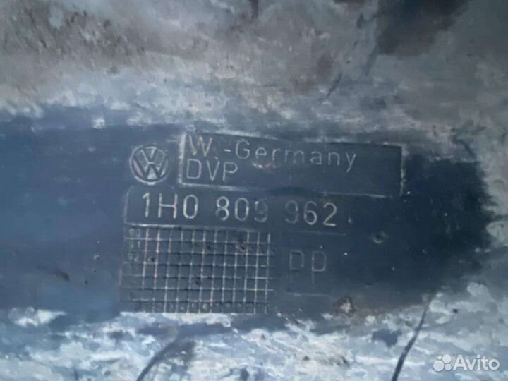 Передние локера VW golf 3 1H0809961 1H0809962