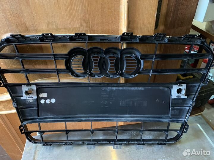 Решетка радиатора Audi A5 8TA