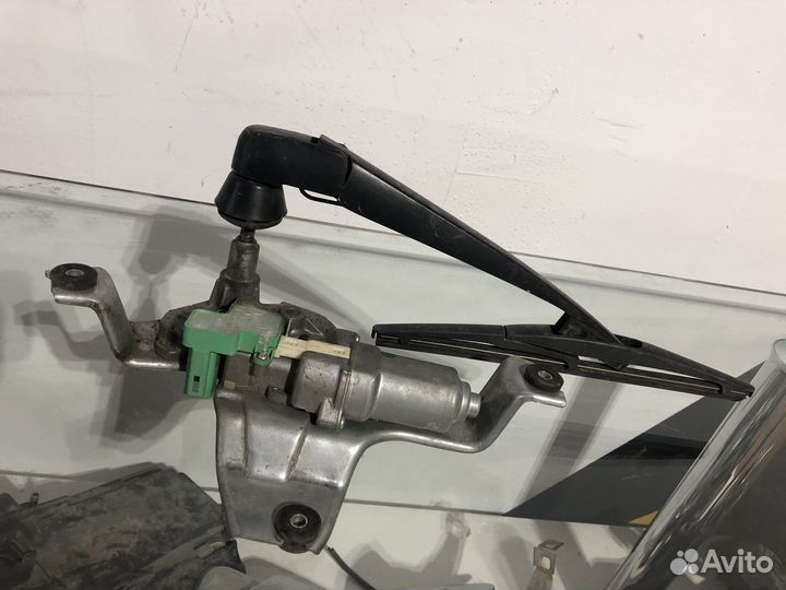 Моторчик заднего дворника Mitsubishi Outlander XL