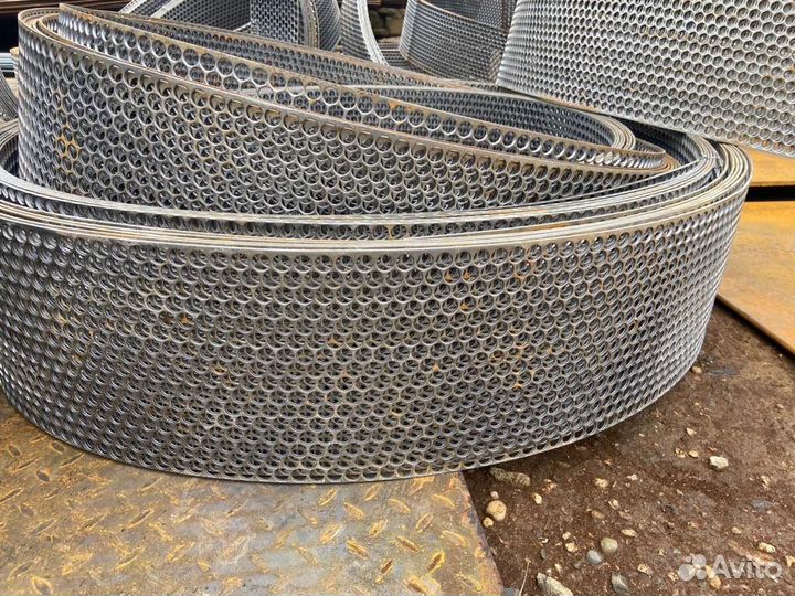 Вырубка металлическая в бухтах и полосках