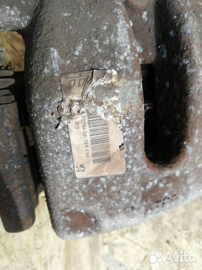 Суппорт тормозной задний левый Peugeot 3008 2013