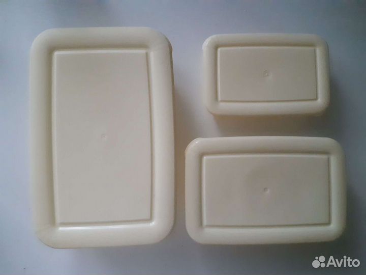 Набор пластиковых контейнеров