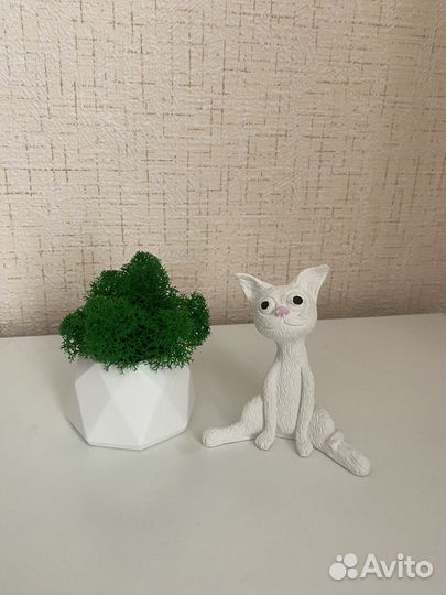 Стабилизированый мох в кашпо, гипсовые фигуры