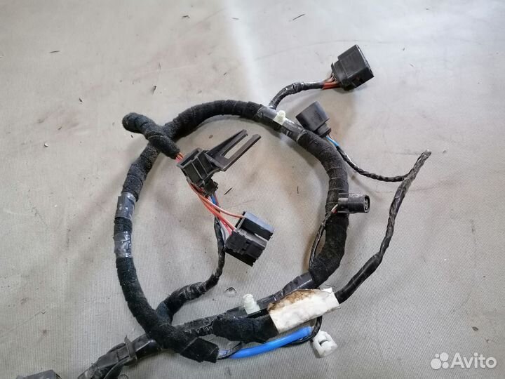 Коса двери передней правой VW Polo 2000 год