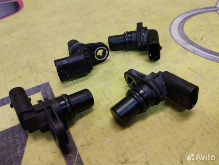 Датчик распредвала Audi A6 универсал 2.8 CCE 2009