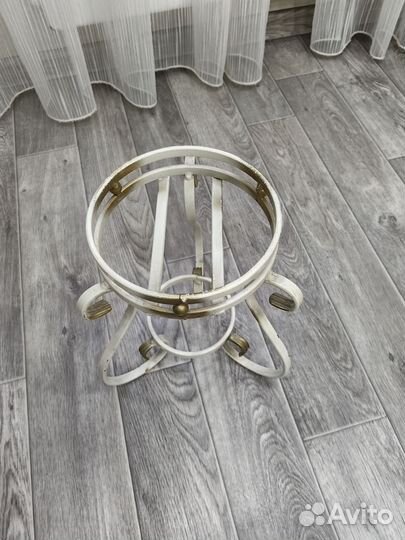 Подставка для цветов напольная металлическая