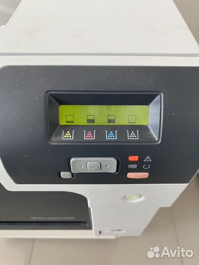 Принтер HP Color LaserJet CP5225 цветной