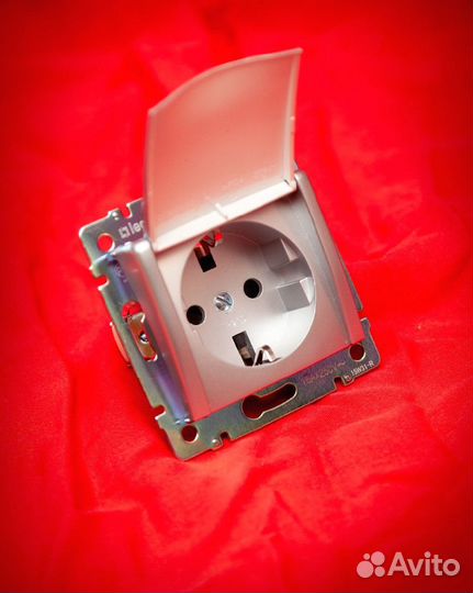 Розетка Valena Белая комп (RJ45) 1-ая 5 кат UTP