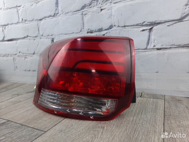 Фонарь задний левый Outlander после 2015