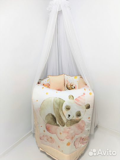 Комплект в детскую кроватку с бортиками