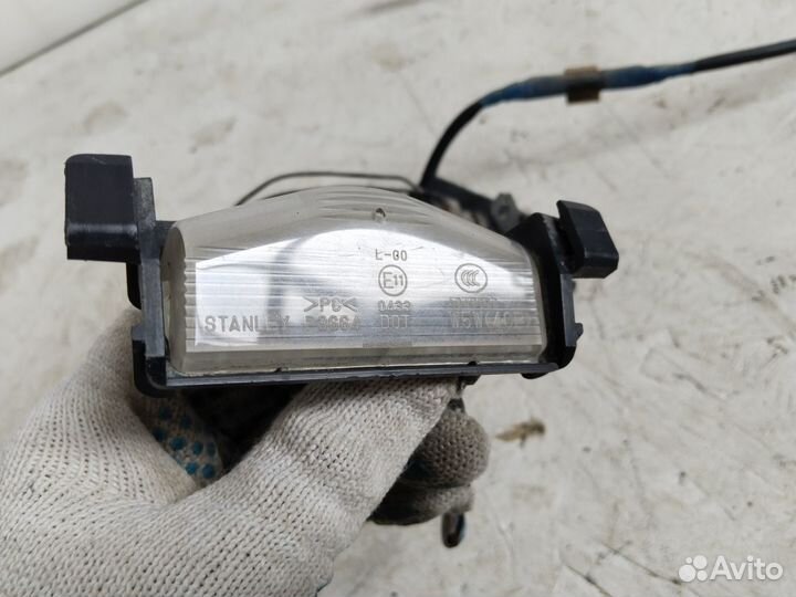 Подсветка номерного знака Mazda 3 BK седан