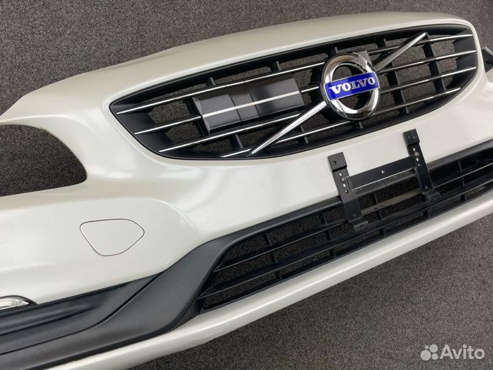 Бампер передний Volvo V60 FW 2018