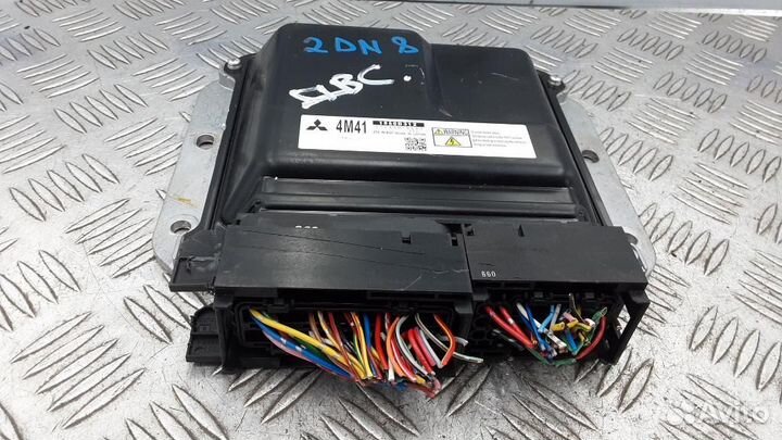 Блок управления двигателем Mitsubishi Montero/Paje