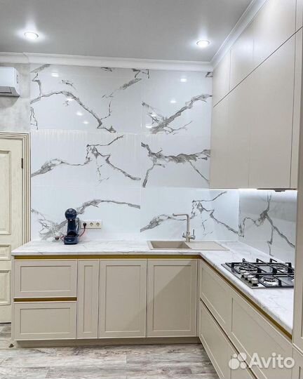 Кухня под потолок