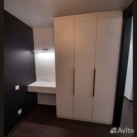 Шкаф в прихожую трехдверный