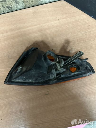 Поворотник nissan skyline r32