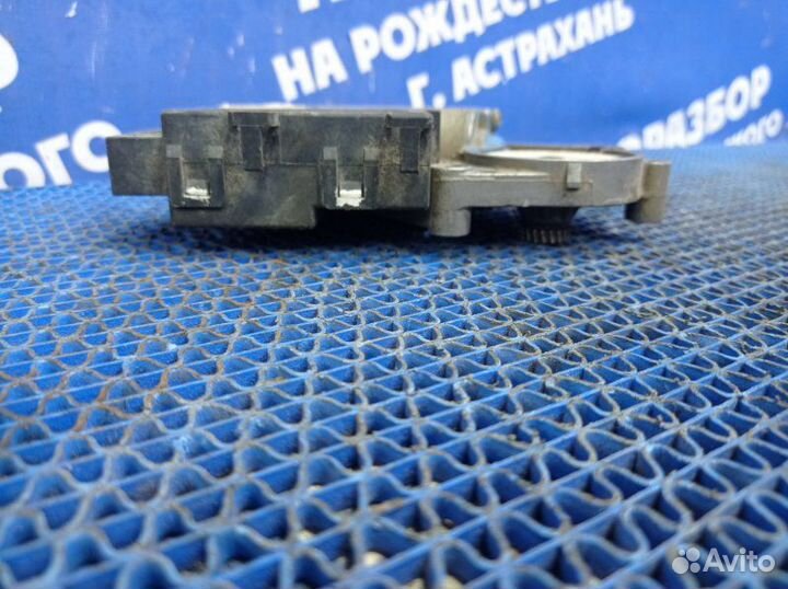 Моторчик люка Bmw E39 седан 2001