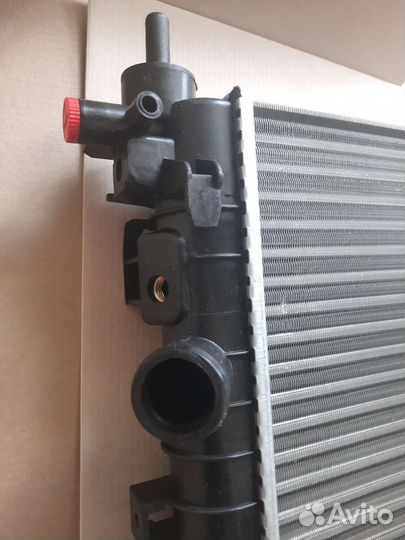Радиатор охлаждения для автомобилей Astra H (04)