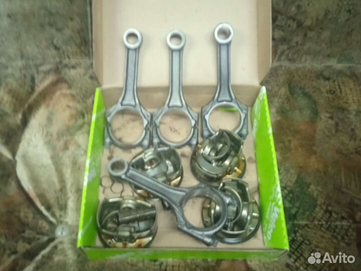 Шатунов с поршнями