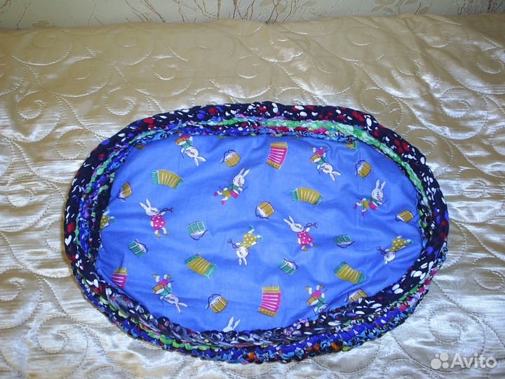 Лежанка для кошки или маленькой собачки