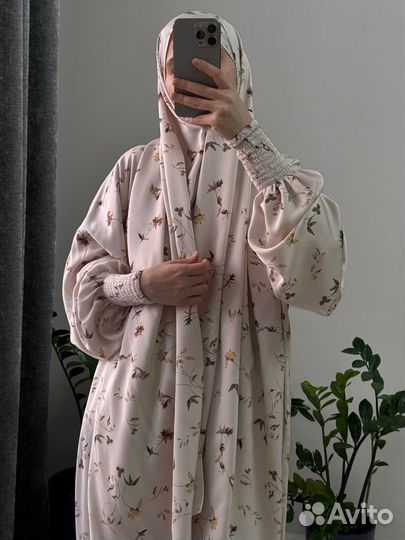 Намазное платье с шарфом