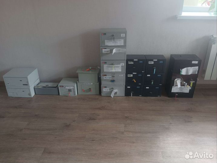 Сейф металлический