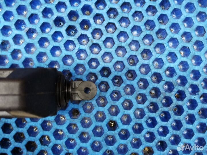 Активатор замка багажника Volvo s40