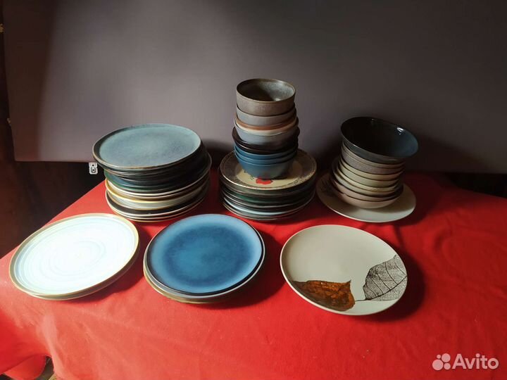 Посуда ресторанная, тарелки, приборы