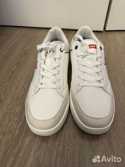 Кроссовки levis новые