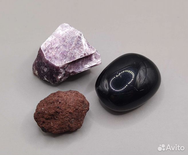 Набор: гагат, лепидолит, туф / Минералы