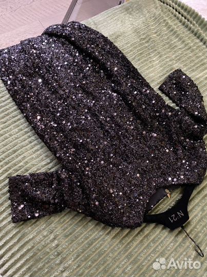 Нарядное вечернее платье в паййетках