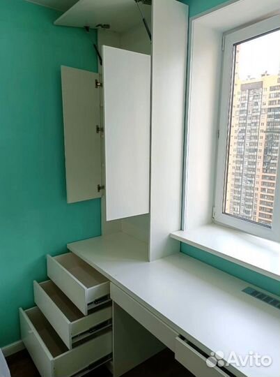 Рабочая зона у окна