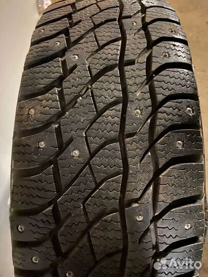 Viatti Bosco Nordico V-523 215/60 R17 96T