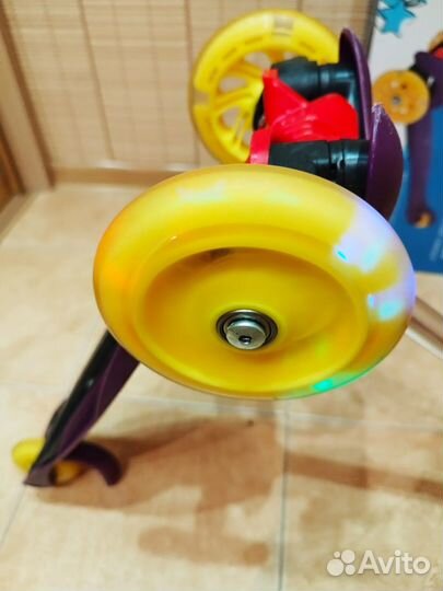 Детские трехколесные самокаты