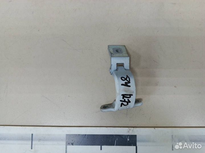 Петля двери багажника Skoda Rapid 2012-2020